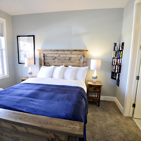 Novel Bed And Breakfast YYC Екстериор снимка