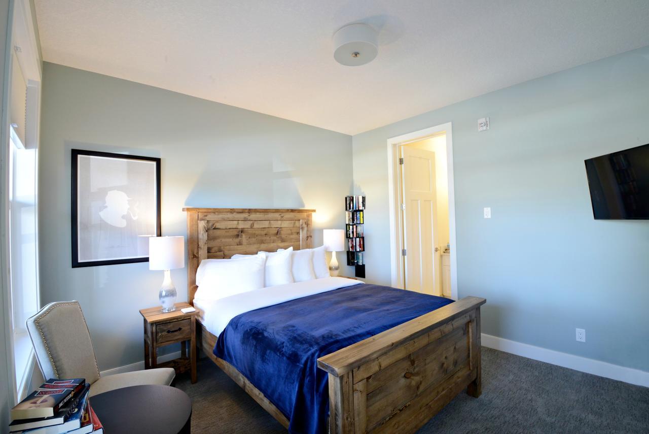 Novel Bed And Breakfast YYC Екстериор снимка