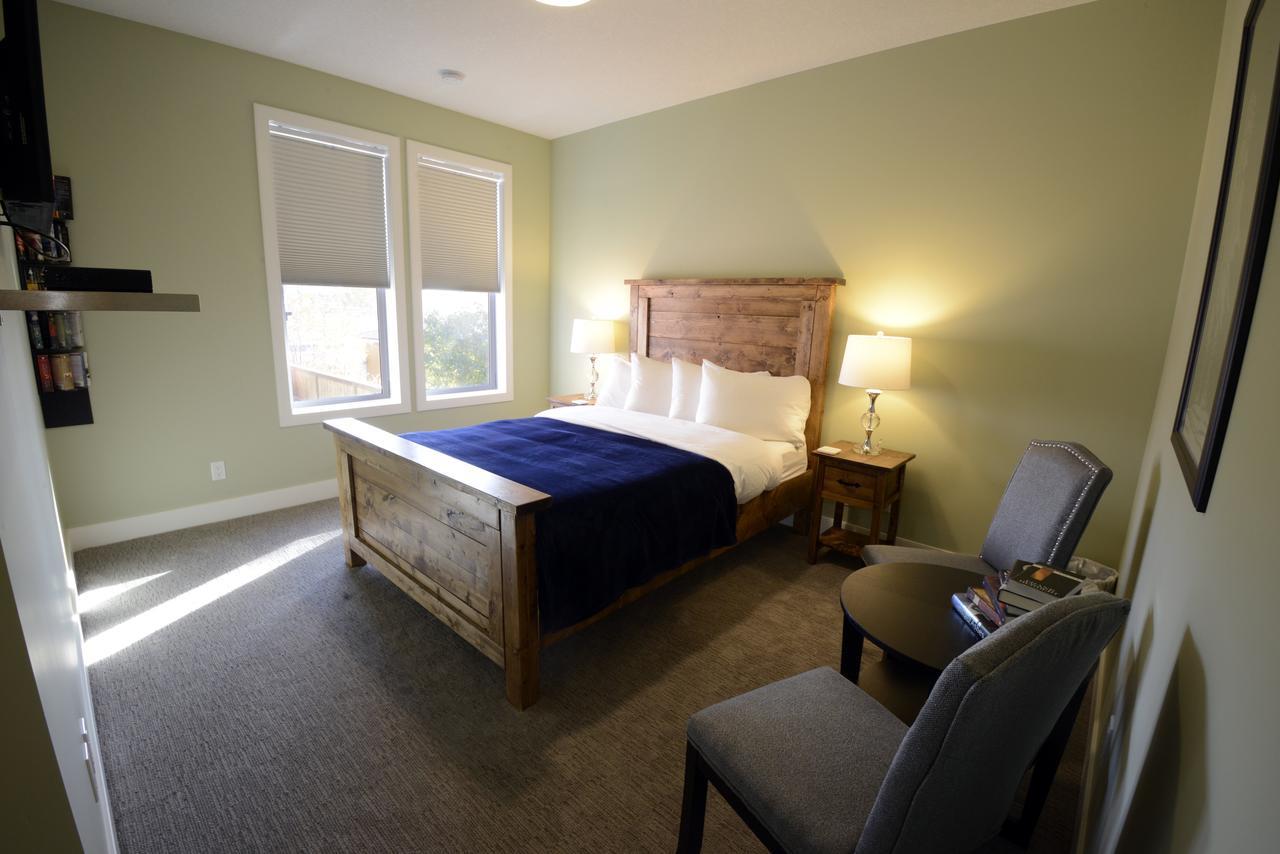 Novel Bed And Breakfast YYC Екстериор снимка