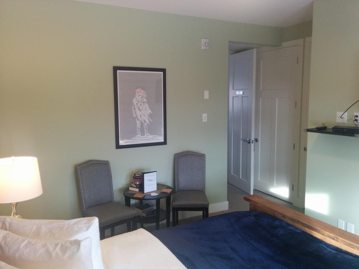 Novel Bed And Breakfast YYC Екстериор снимка