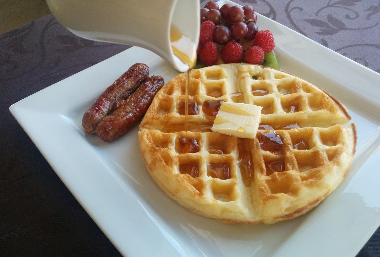 Novel Bed And Breakfast YYC Екстериор снимка