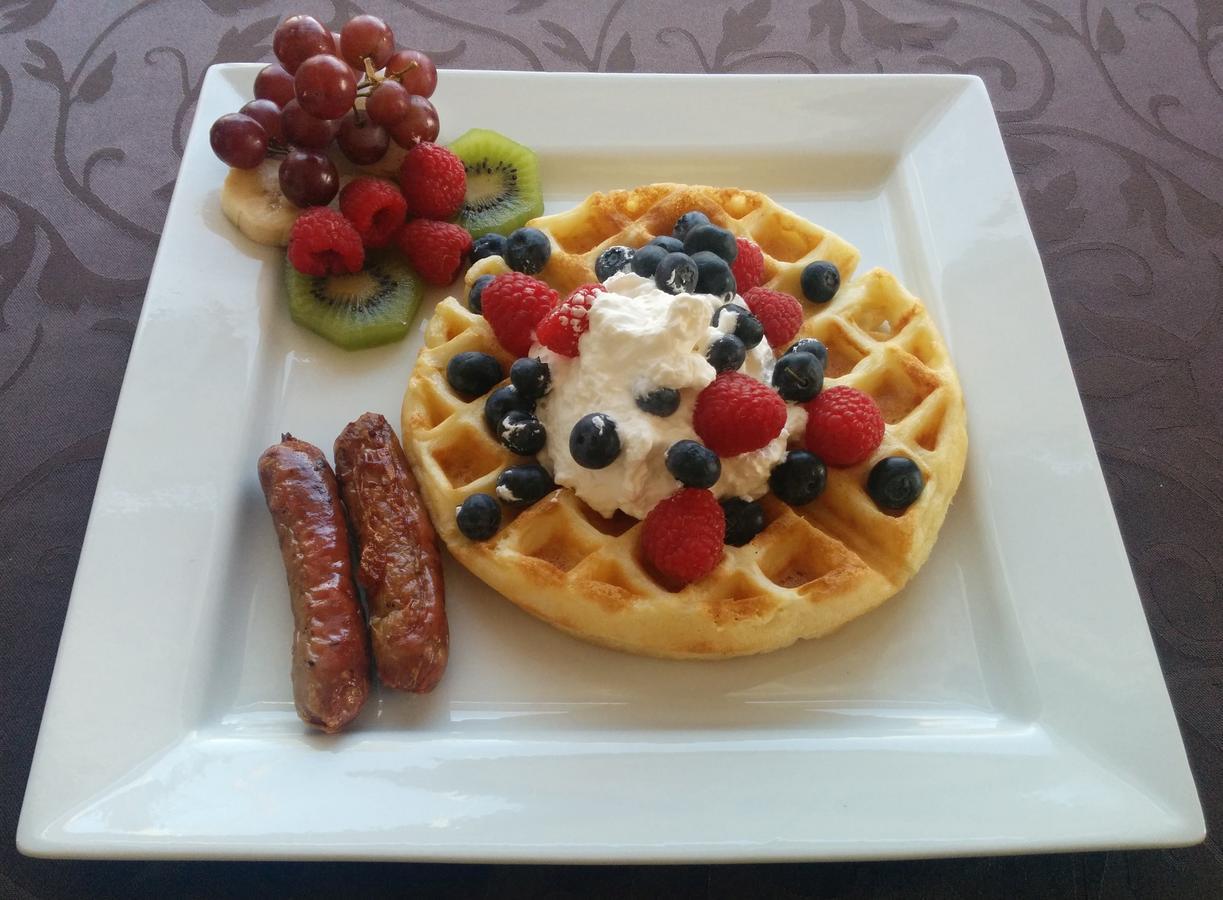 Novel Bed And Breakfast YYC Екстериор снимка