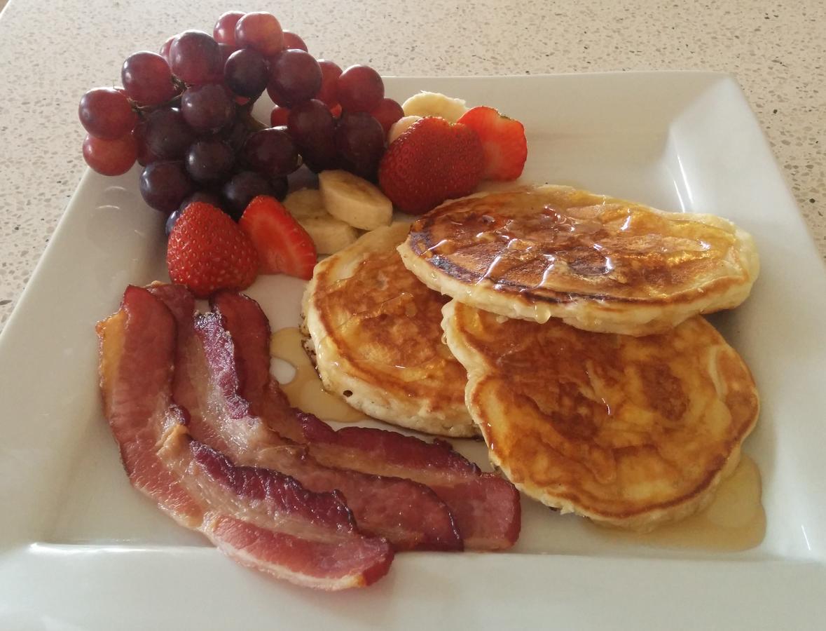 Novel Bed And Breakfast YYC Екстериор снимка